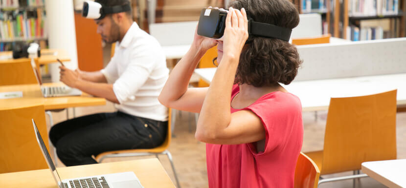 Students-Using-Virtual-Reality-Glasses