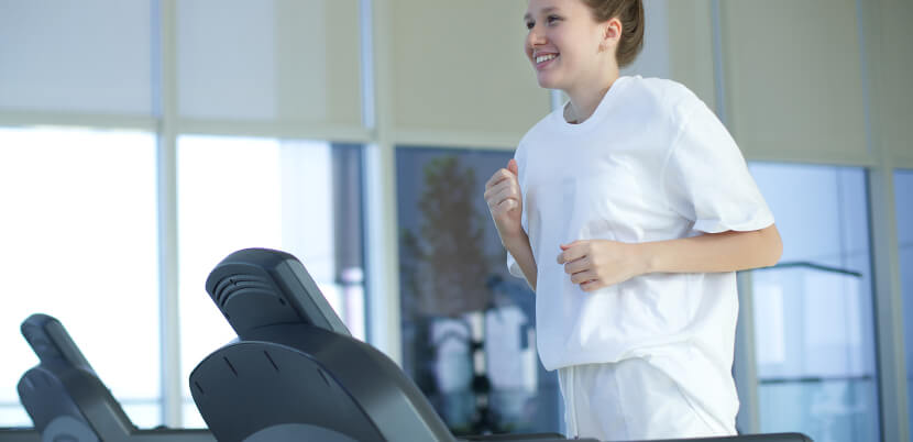 Young-Woman-on-treadmill