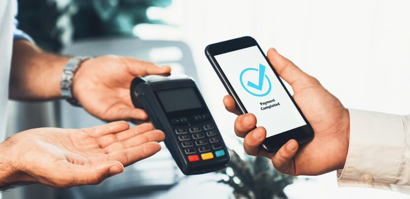 contactless-payment-on-phone