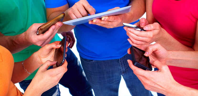hands-holding-tablets-and-phones