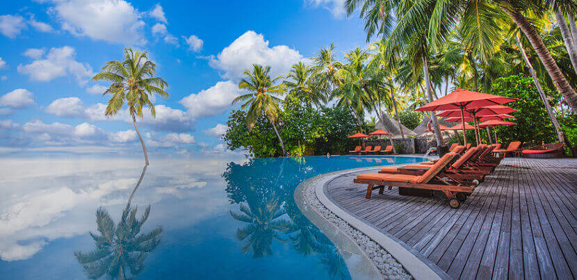 stunning-poolside-luxury-hotel